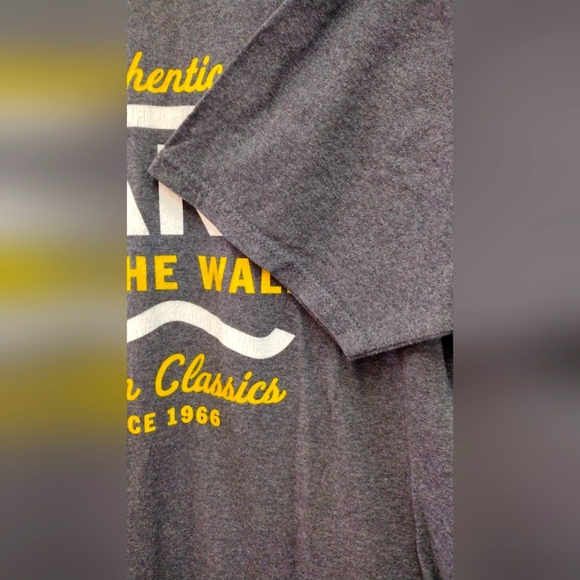 Vans Authentic "Off The Wall" 1966 Custom Classic Tshirt Nwot - Picture 3 of 6